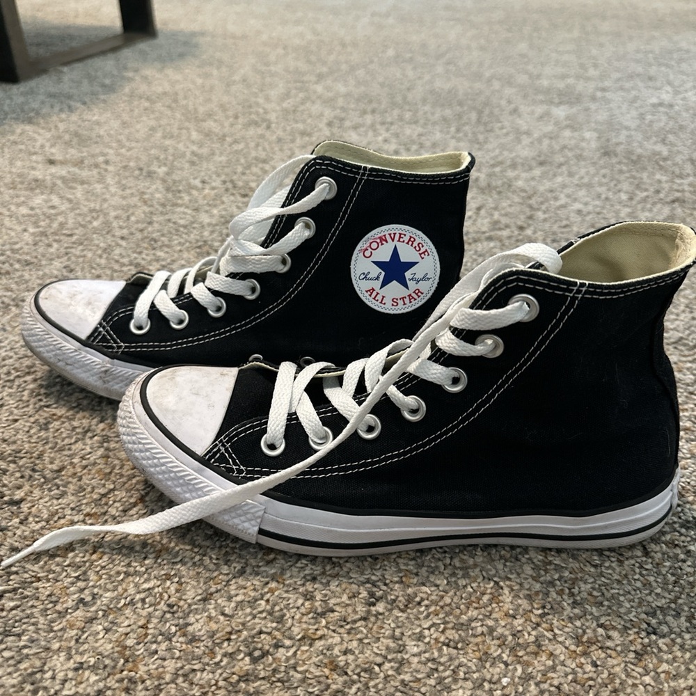 Wmns Converse Black High-Top Sneakers